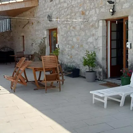 La Dame Blanche Bed & Breakfast Saint-Maurice-d'Ibie